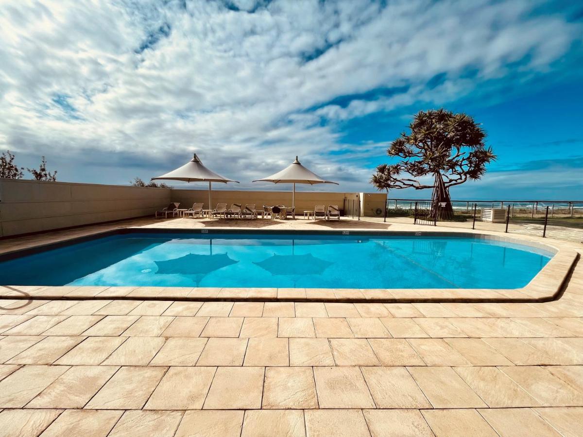 Absolutely Stunning! On The Beach !!! Gold Coast Bagian luar foto
