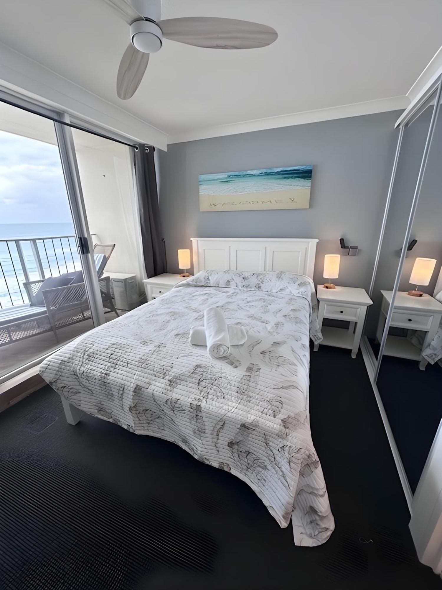 Absolutely Stunning! On The Beach !!! Gold Coast Bagian luar foto